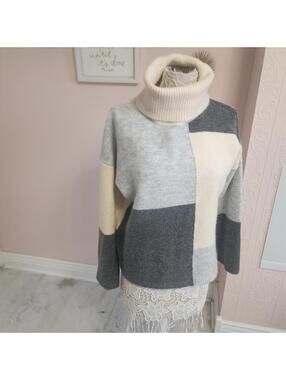 LKNW Hem & Thread Turtleneck soft sweater ivory gray Large